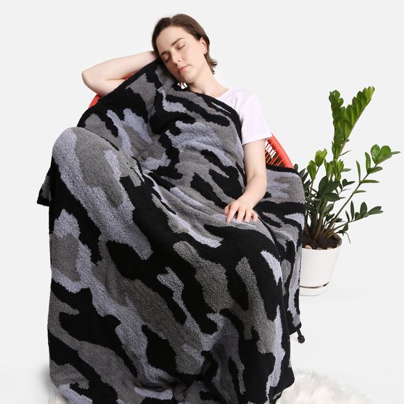P/S Camouflage Luxury Soft Throw Blanket·50x60·Super Soft Throw·ComfyLuxe - Picture 4 of 9
